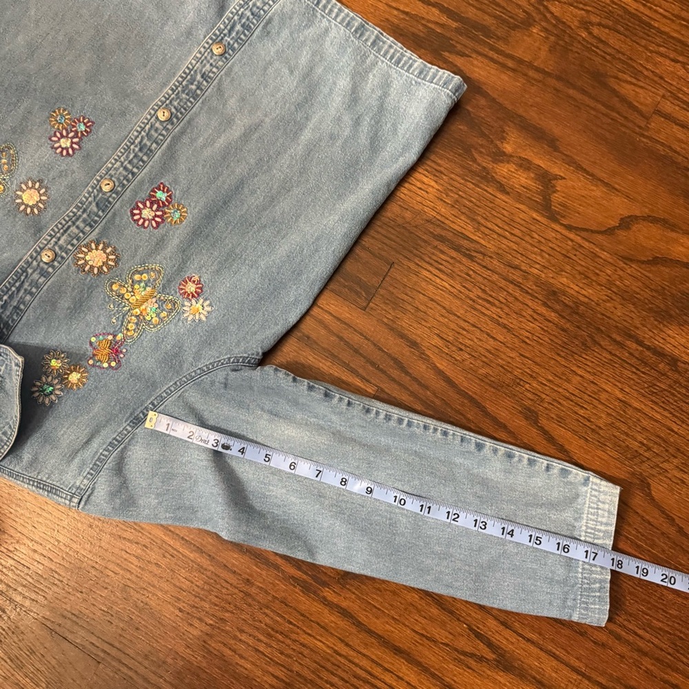 Vintage Denim Button-Up with Embroidered and Beaded Flowers and Butterflies Sz S - Picture 8 of 8